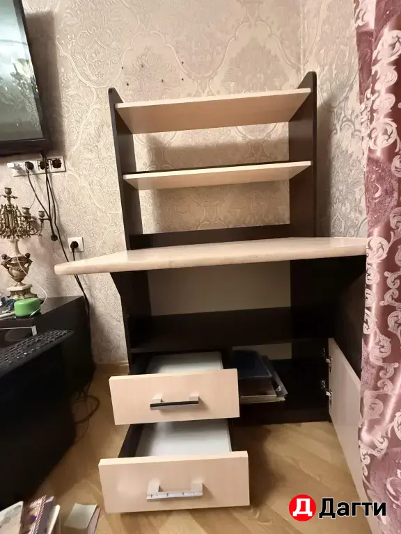 парта для учебы