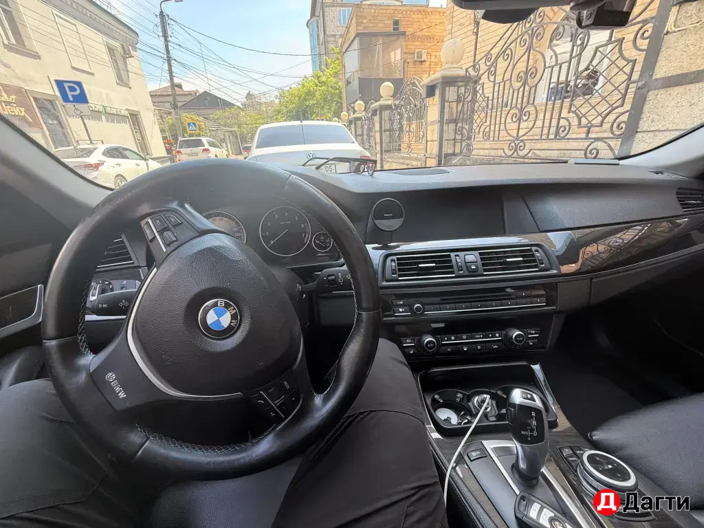 BMW 5 серии, 2010 года