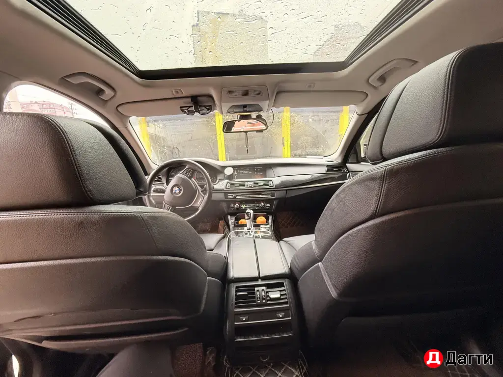 BMW 5 серии, 2010 года