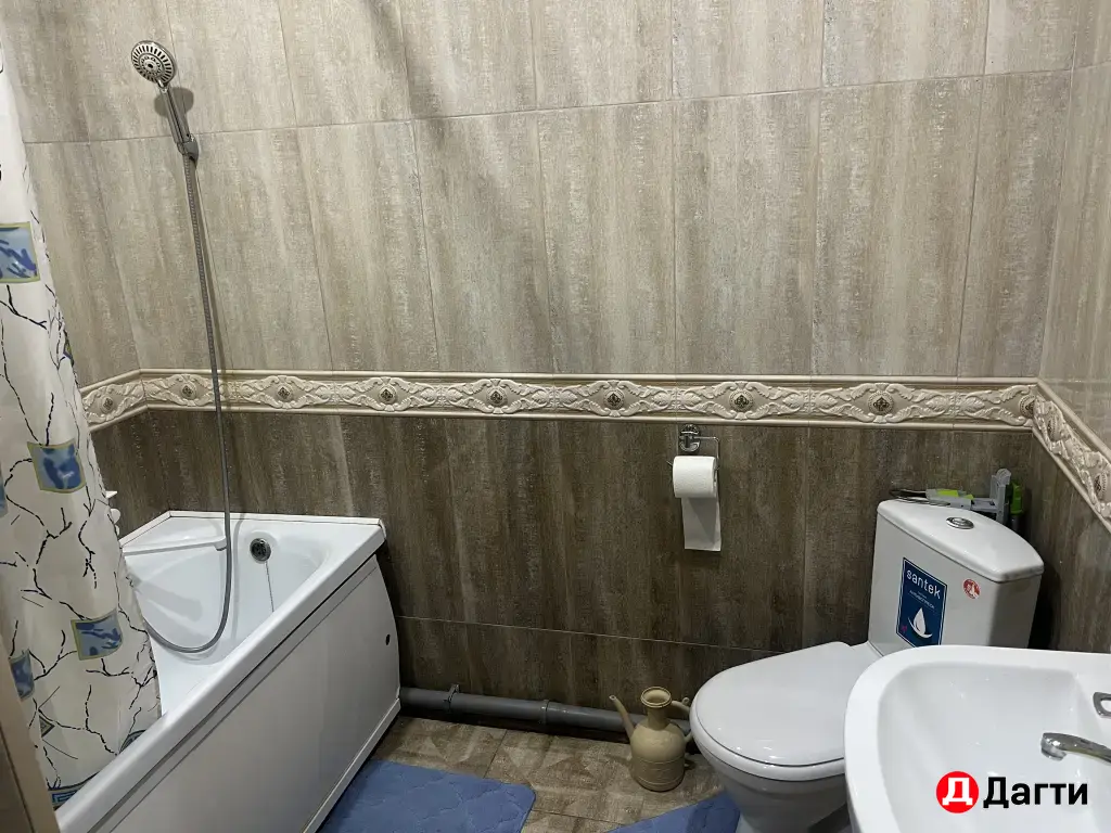 по суточно