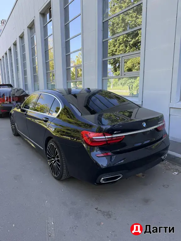 BMW 7 серии, 2016 года