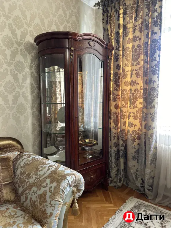 Горка витрина