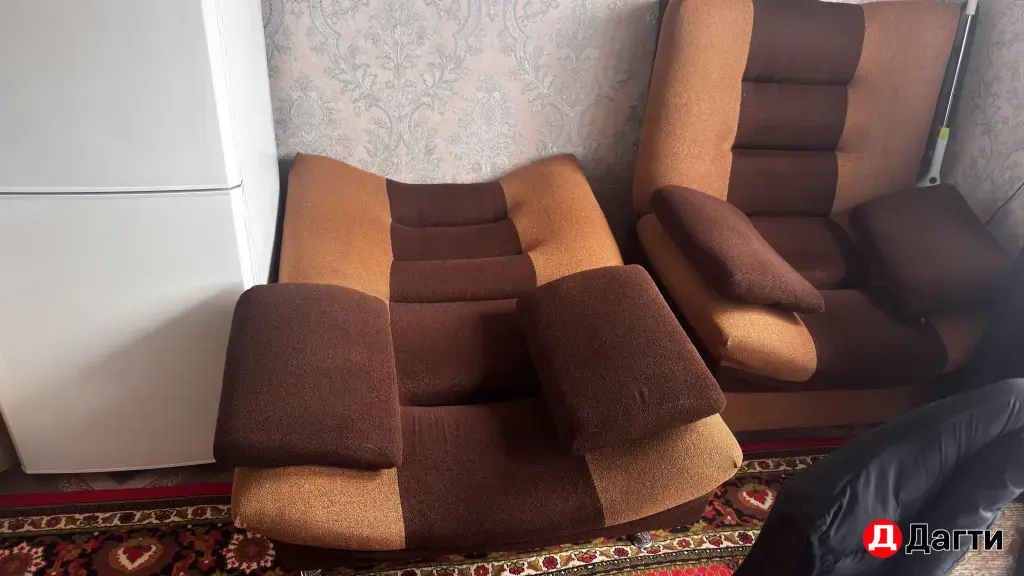 диван и два кресла