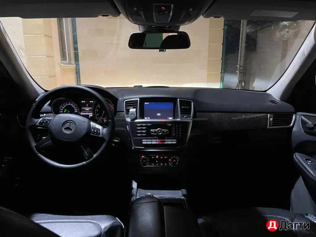 Mercedes-Benz M-Класс, 2012 года