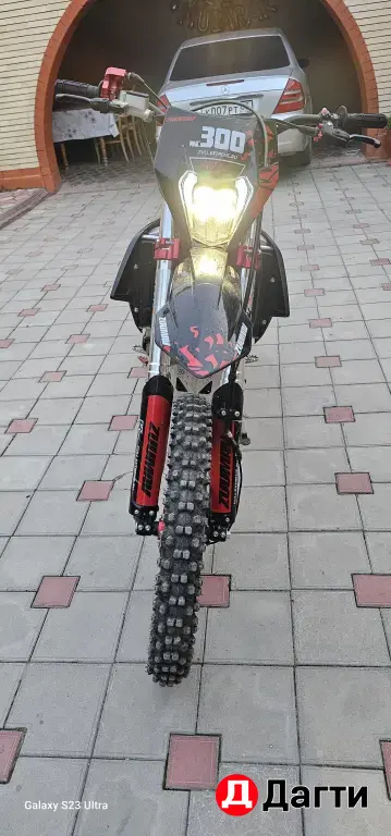 Zuumav k8 nc300