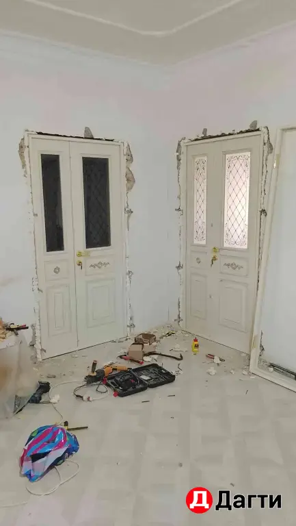 Установка межкомнатных дверей и доборов