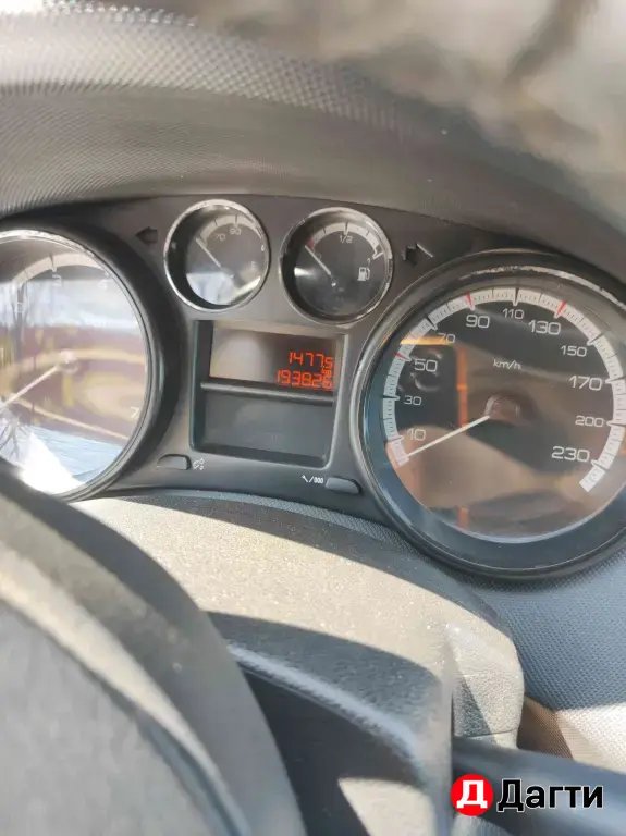 Peugeot 308, 2010 года