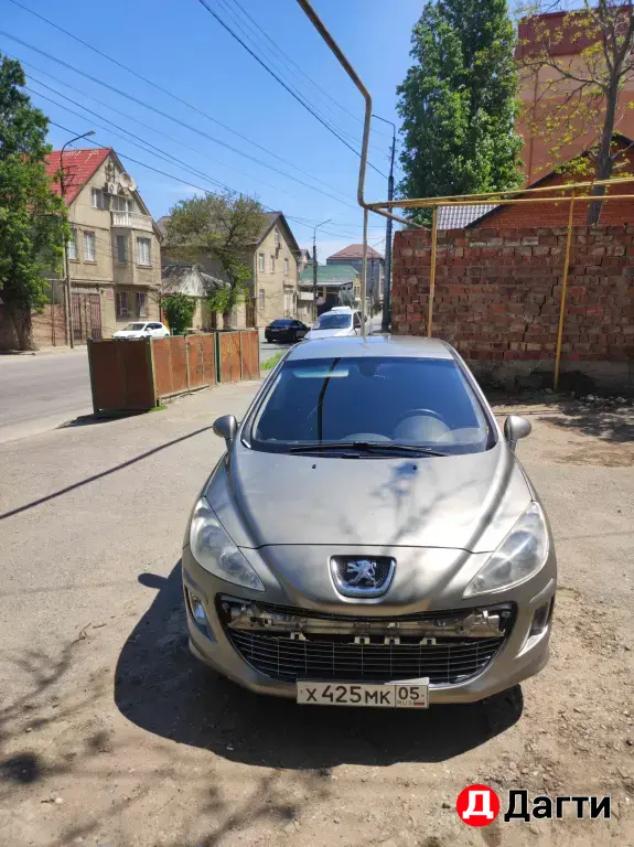 Peugeot 308, 2010 года
