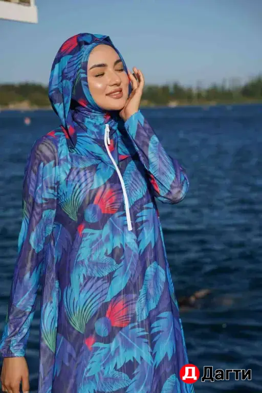 Буркини — закрытый мусульманский купальный костюм