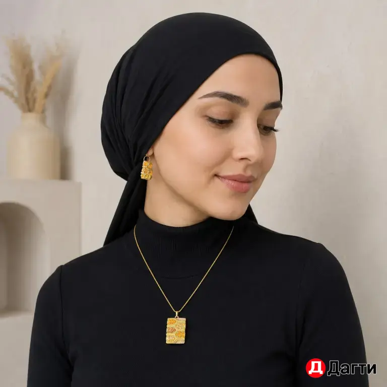 Кулон на цепочке и серьги