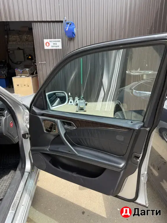 Mercedes-Benz E-Класс, 2001 года
