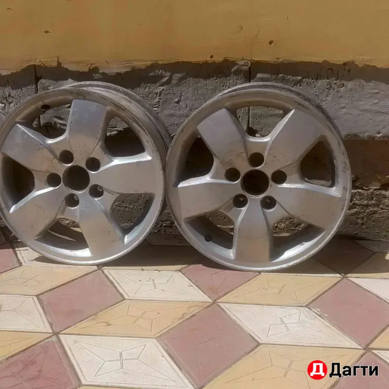 диски от Тойоты Авенсис