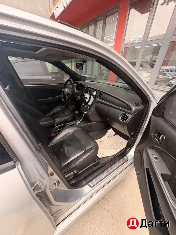 Mitsubishi Outlander, 2004 года