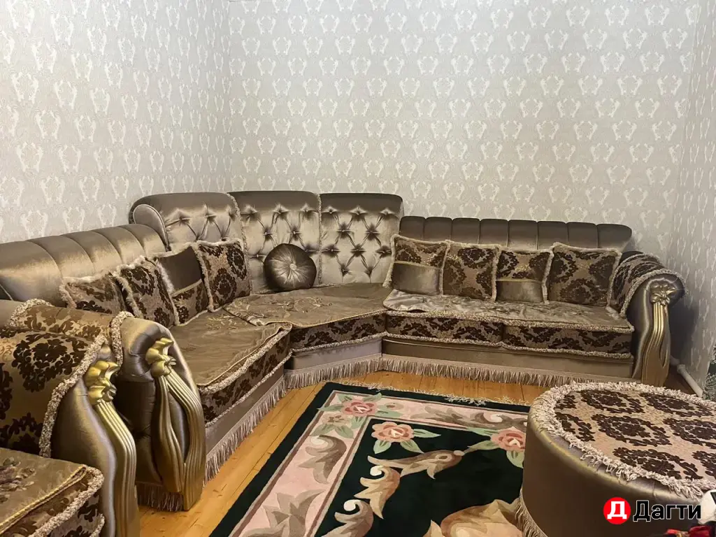 Угловой диван и кресло