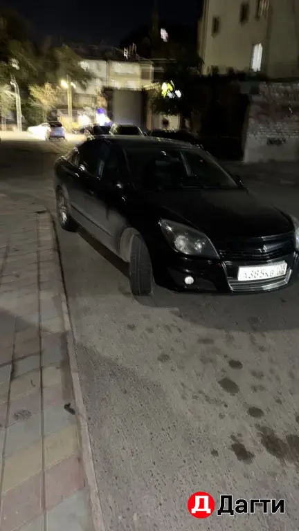 Opel Astra, 2011 года