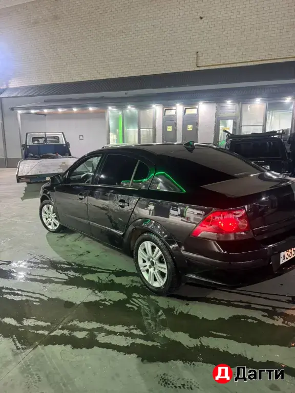 Opel Astra, 2011 года