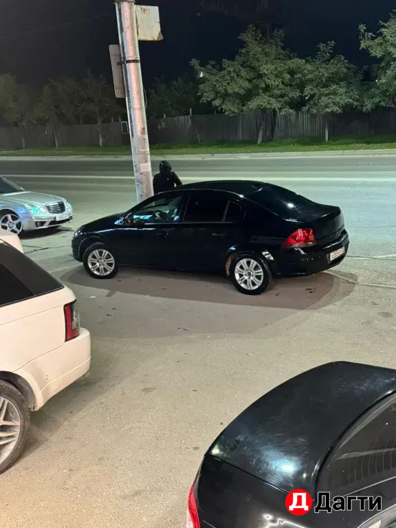 Opel Astra, 2011 года