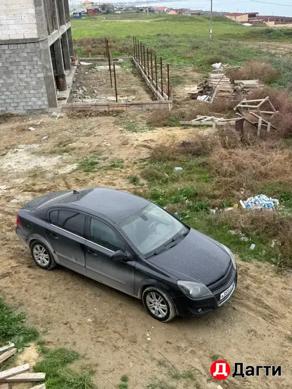 Opel Astra, 2011 года