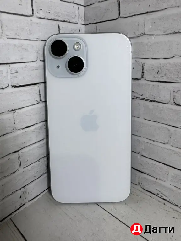 iPhone 15 256GB White.