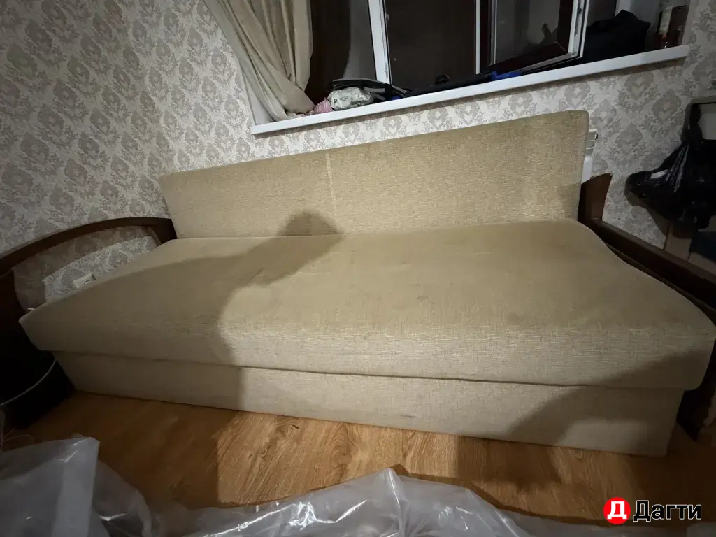 Диван прямой б/у