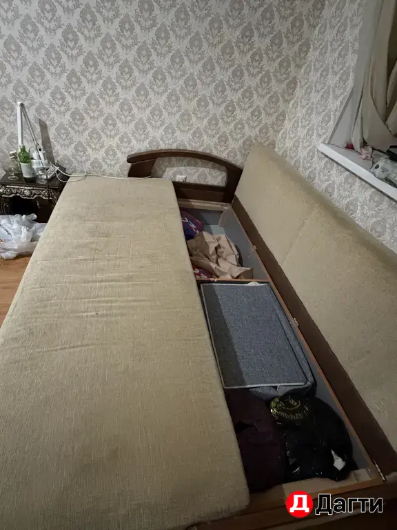 Диван прямой б/у