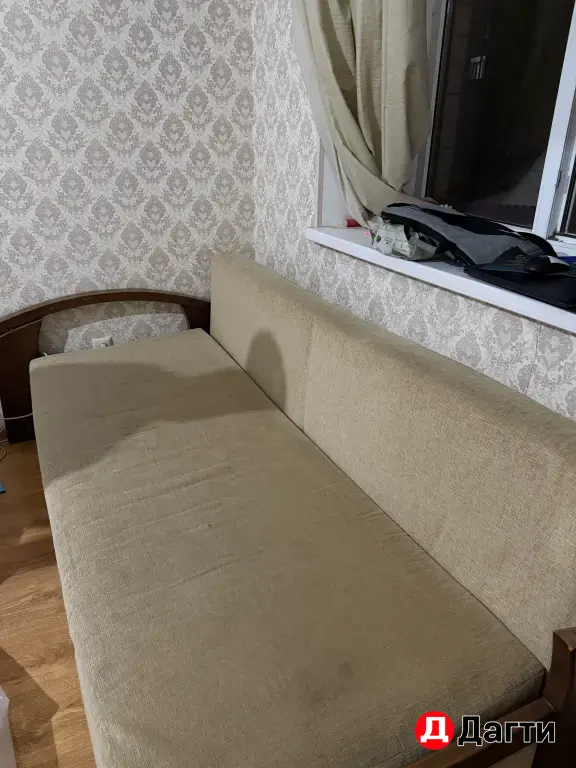 Диван прямой б/у