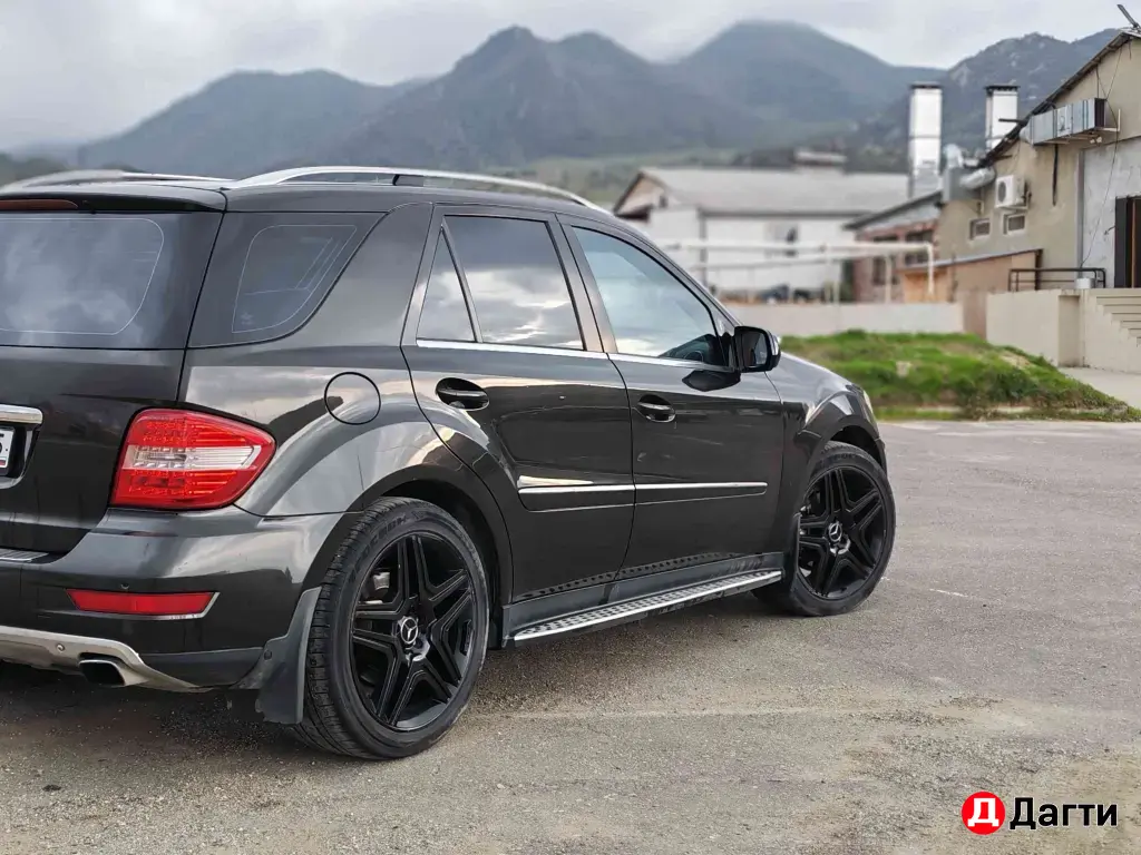Mercedes-Benz M-Класс, 2009 года