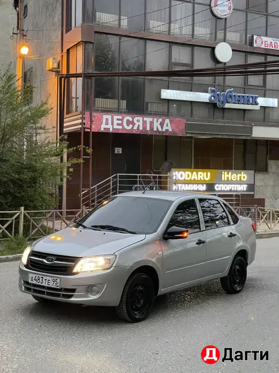 LADA (ВАЗ) Granta, 2013 года