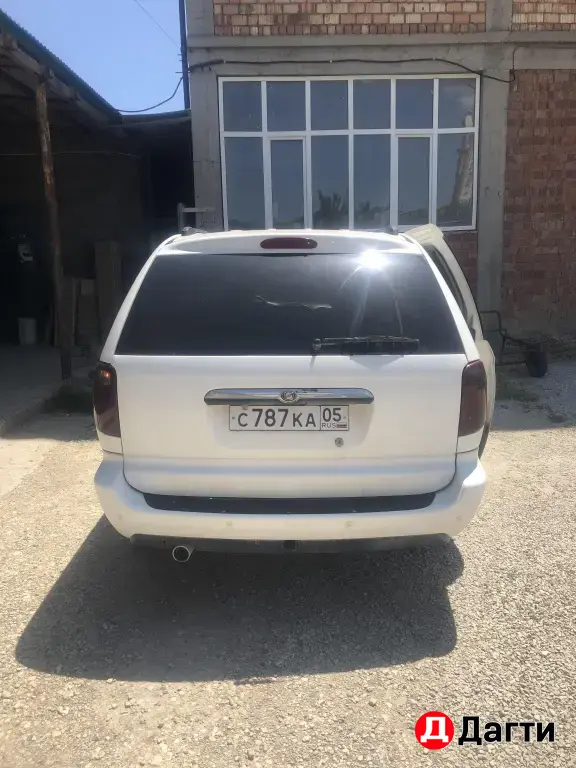 Chrysler Town & Country, 2004 года