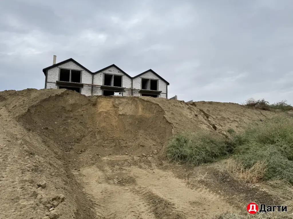 участок 5 соток на берегу моря