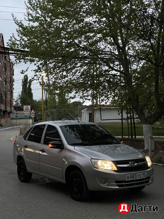 LADA (ВАЗ) Granta, 2013 года