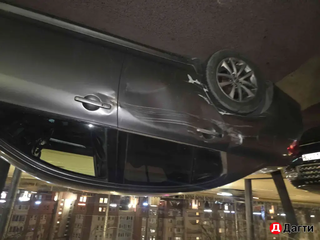 Infiniti J, 2010 года