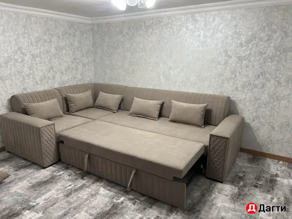 Гуччи угол