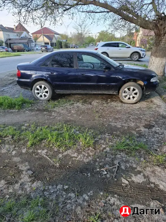 Audi A4, 1998 года