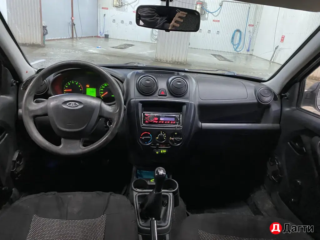 LADA (ВАЗ) Granta, 2012 года