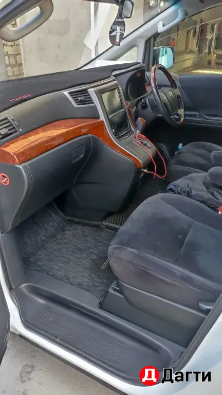 Toyota Alphard, 2010 года