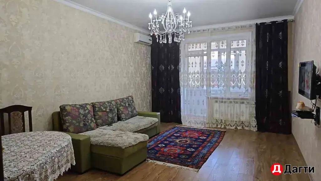 сдается 2 ком кв на 2 этаже 5 эт.кирпичного дома .(80 кв.м)