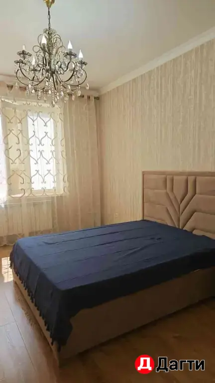 сдается 2 ком кв на 2 этаже 5 эт.кирпичного дома .(80 кв.м)