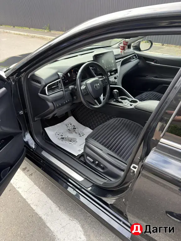 Toyota Camry, 2023 года