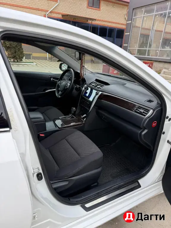 Toyota Camry, 2017 года