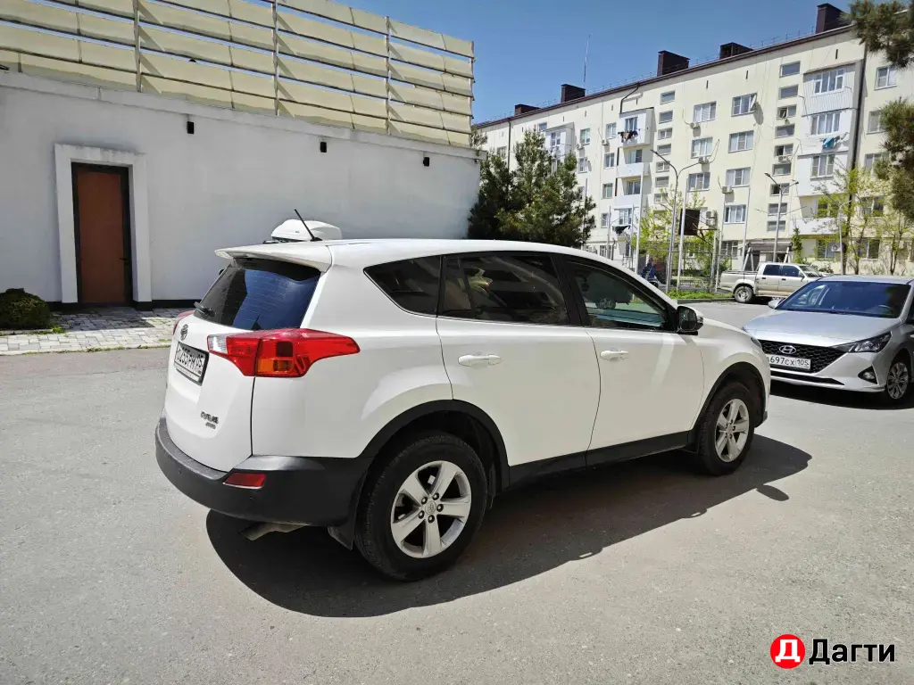 Toyota RAV4, 2013 года