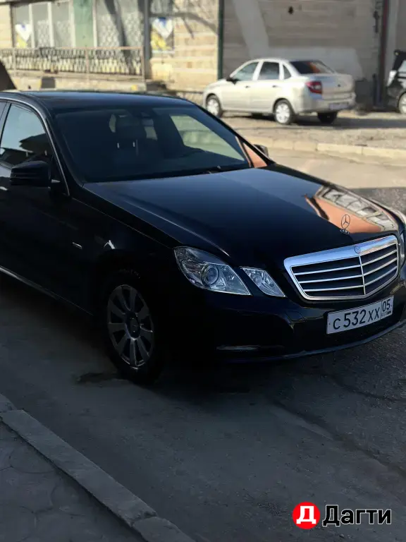 Mercedes-Benz E-Класс, 2011 года