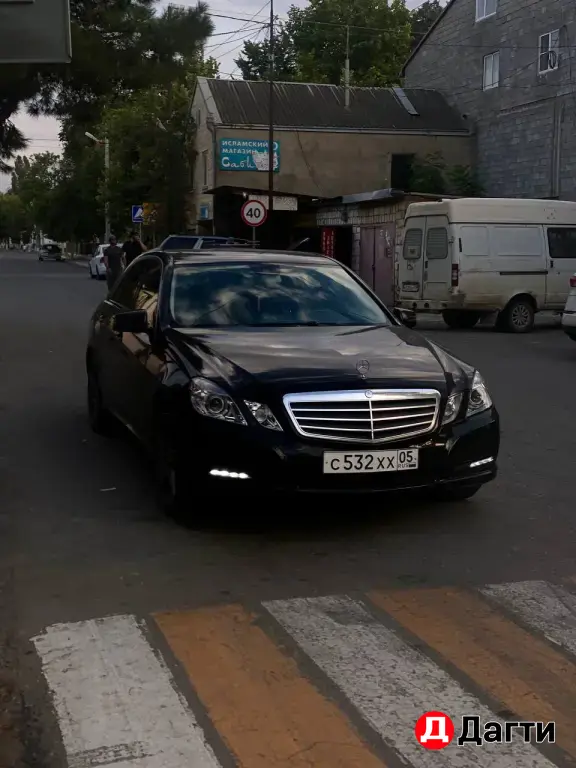 Mercedes-Benz E-Класс, 2011 года