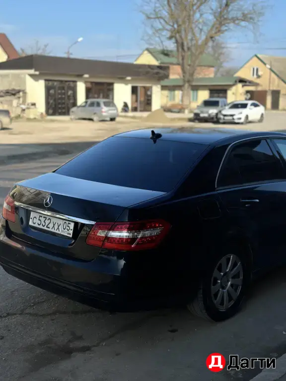 Mercedes-Benz E-Класс, 2011 года