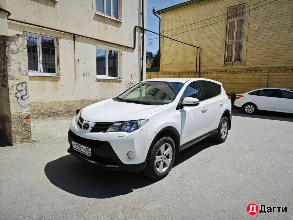 Toyota RAV4, 2013 года
