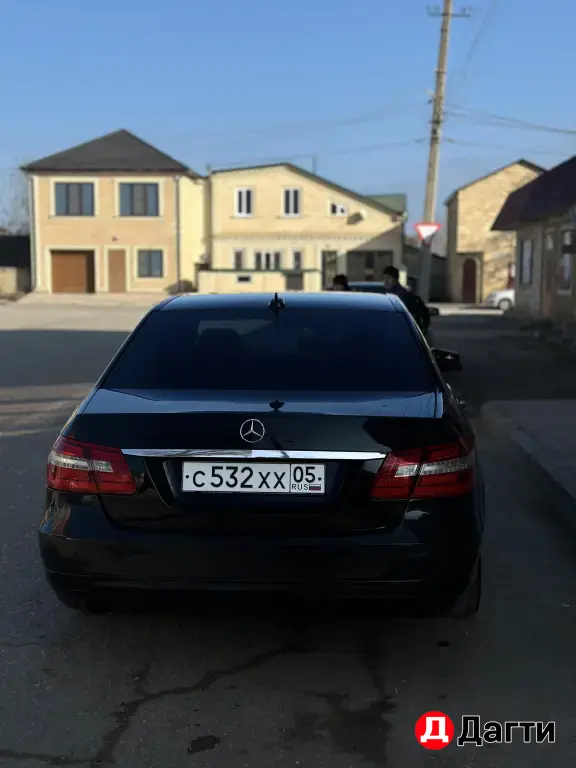 Mercedes-Benz E-Класс, 2011 года