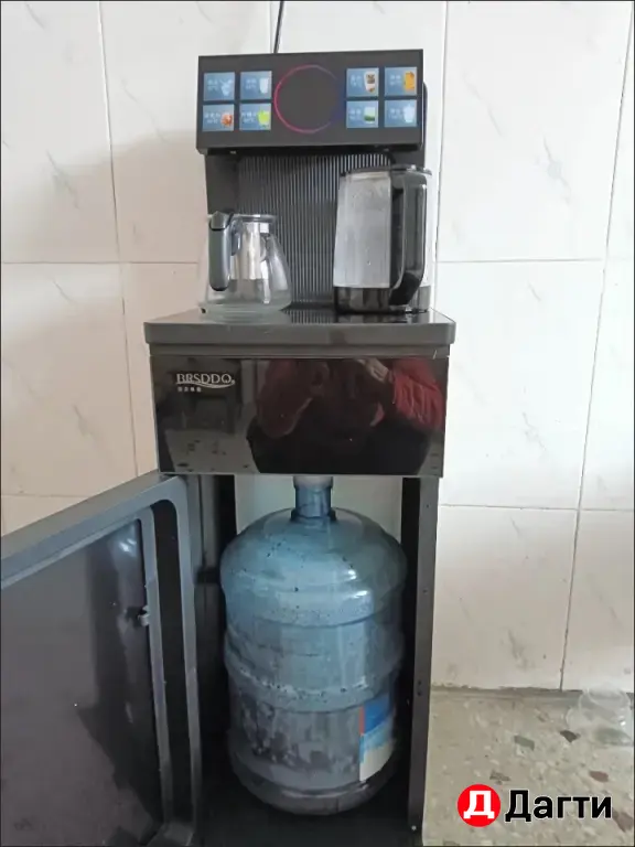 кулер для воды и чая