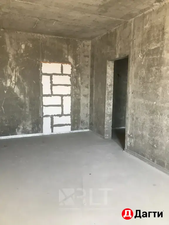 Продаётся двухкомнатная квартира по улице Времена года.