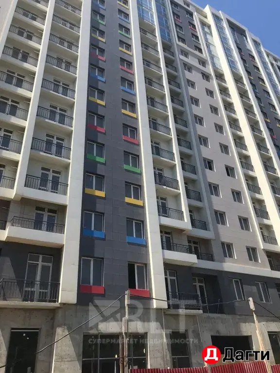 Продаётся двухкомнатная квартира по улице Времена года.