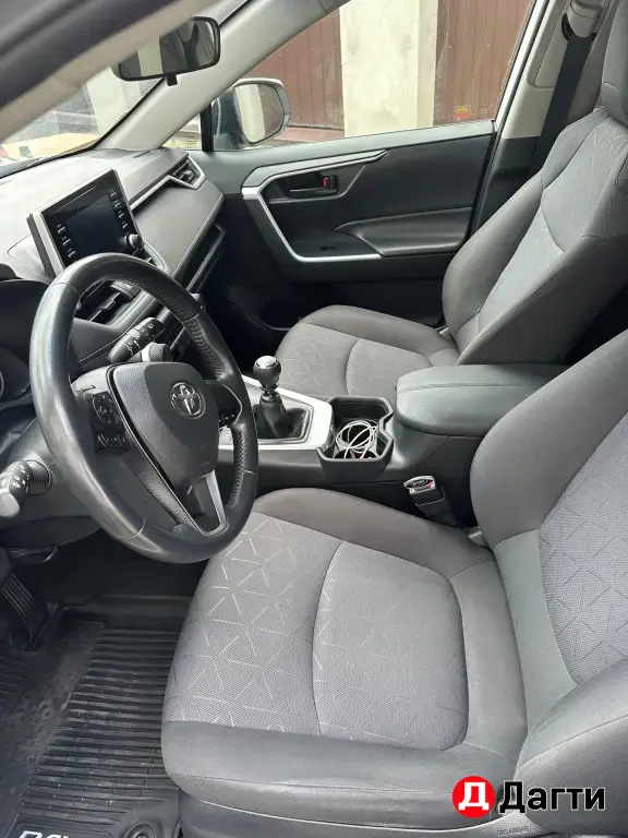Toyota RAV4, 2021 года
